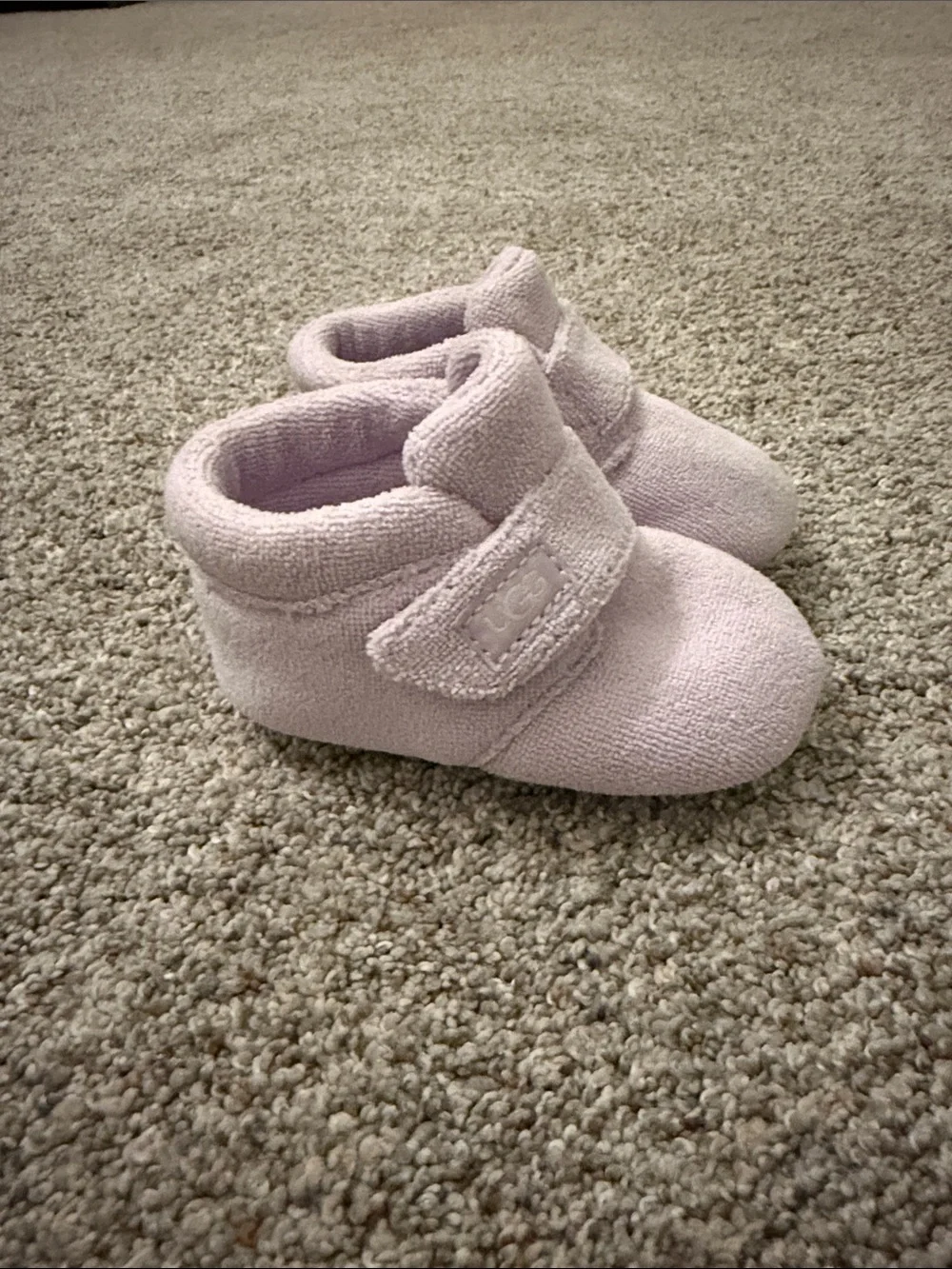 UGG Bixbee baby booties light purple terry cloth 4/5 infant NEW